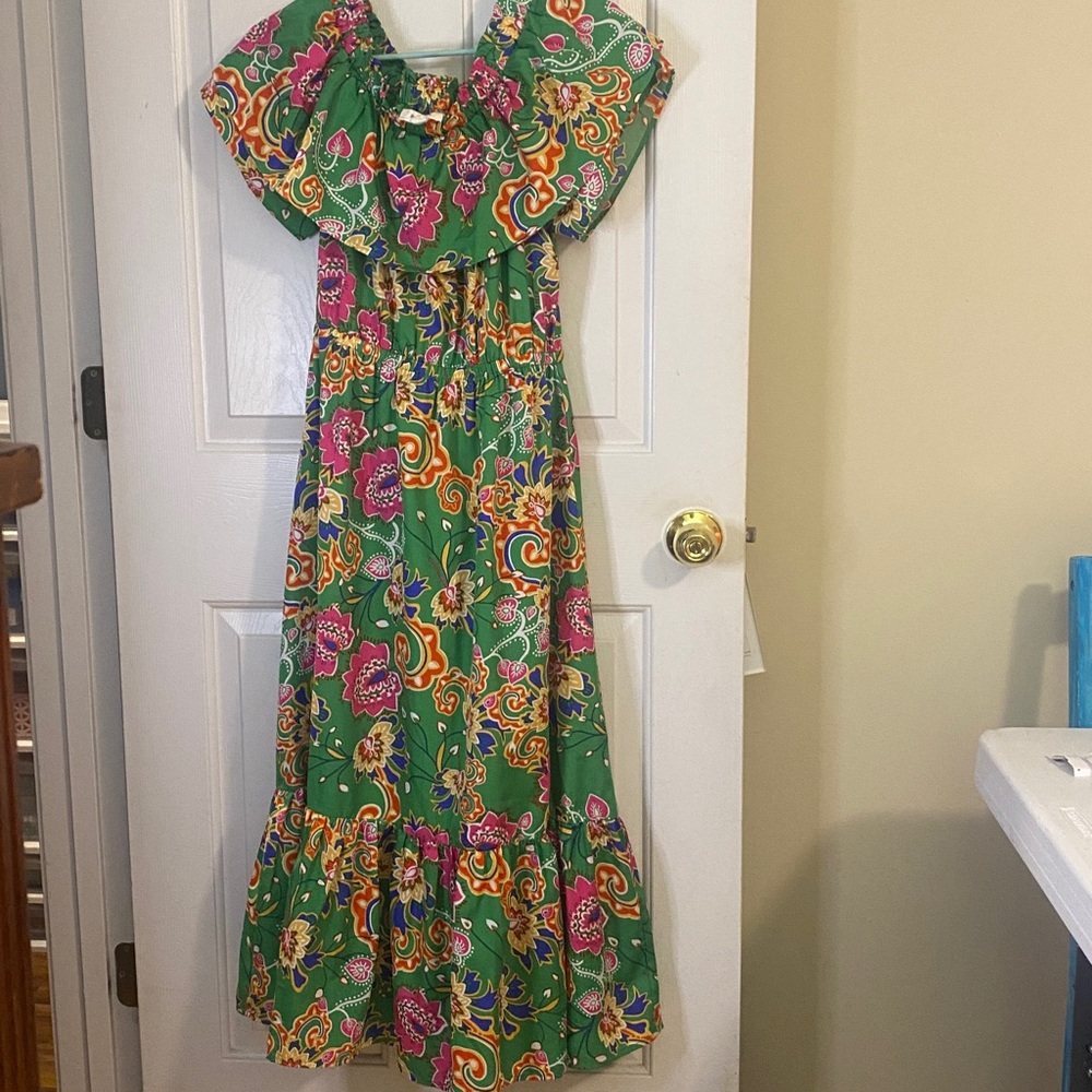 🐰🐣Vibrant beachy vibe dress. Size small.
